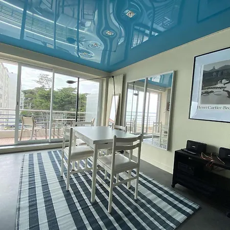 4 Personnes Pres De La A - Fr-1-245-197 *