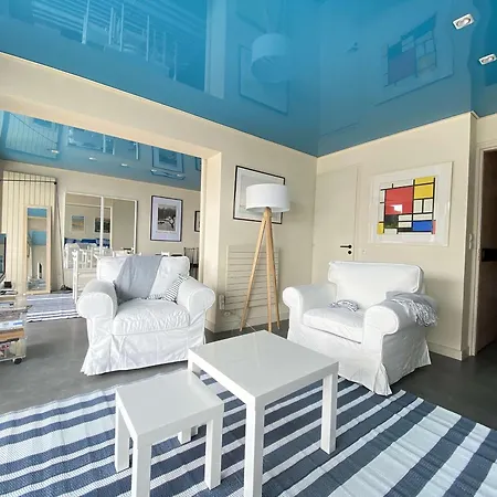 4 Personnes Pres De La A - Fr-1-245-197