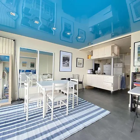 4 Personnes Pres De La A - Fr-1-245-197 *