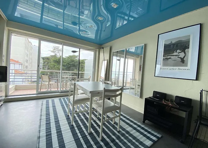 4 Personnes Pres De La A - Fr-1-245-197 *