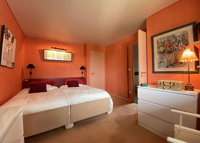 4 Personnes Pres De La A - Fr-1-245-197 *